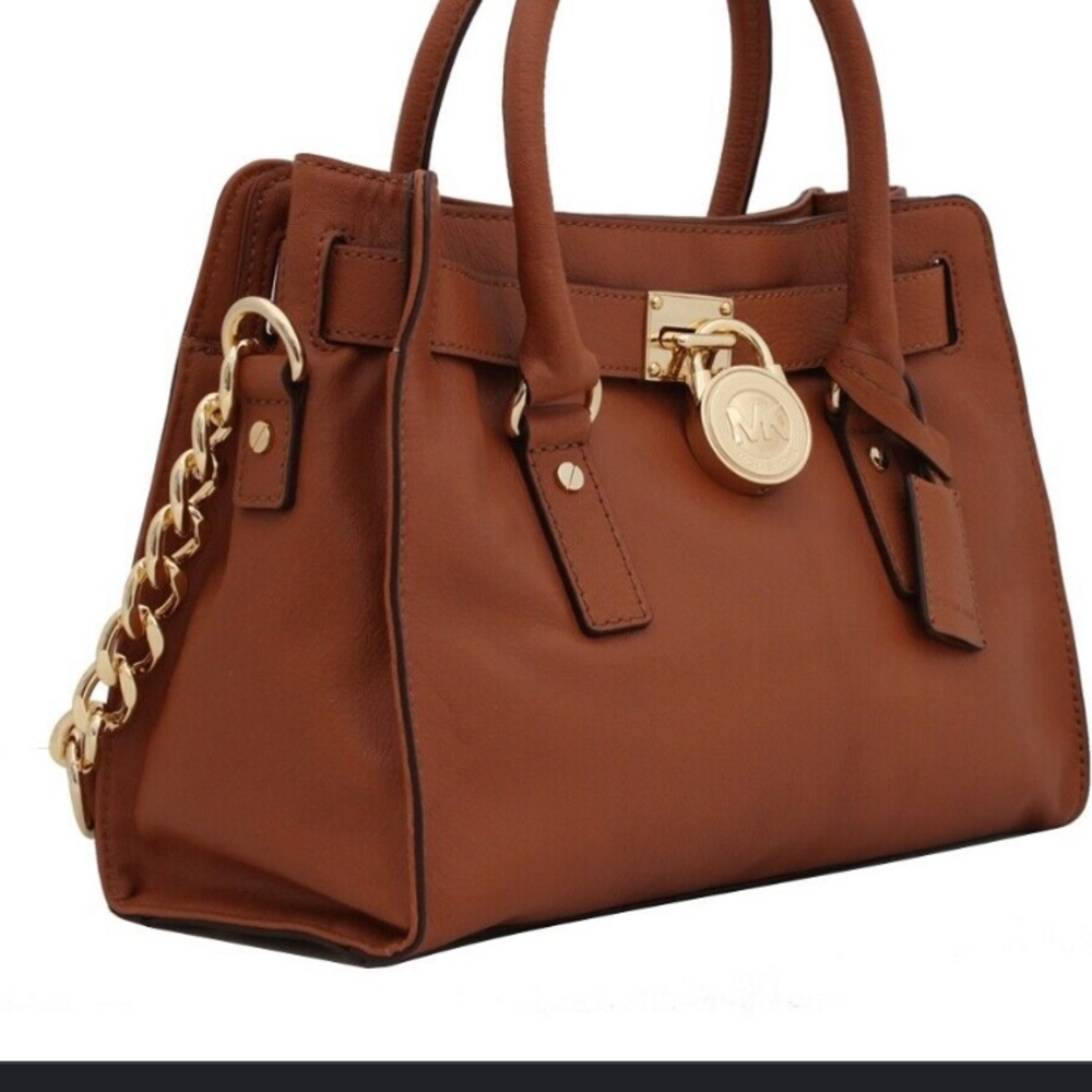 Beige purse